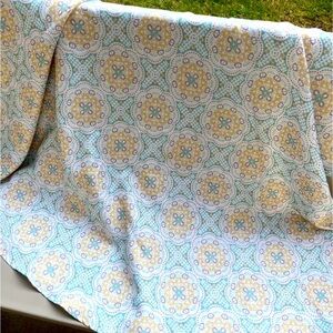 Waverly Tablecloth, Round 72”